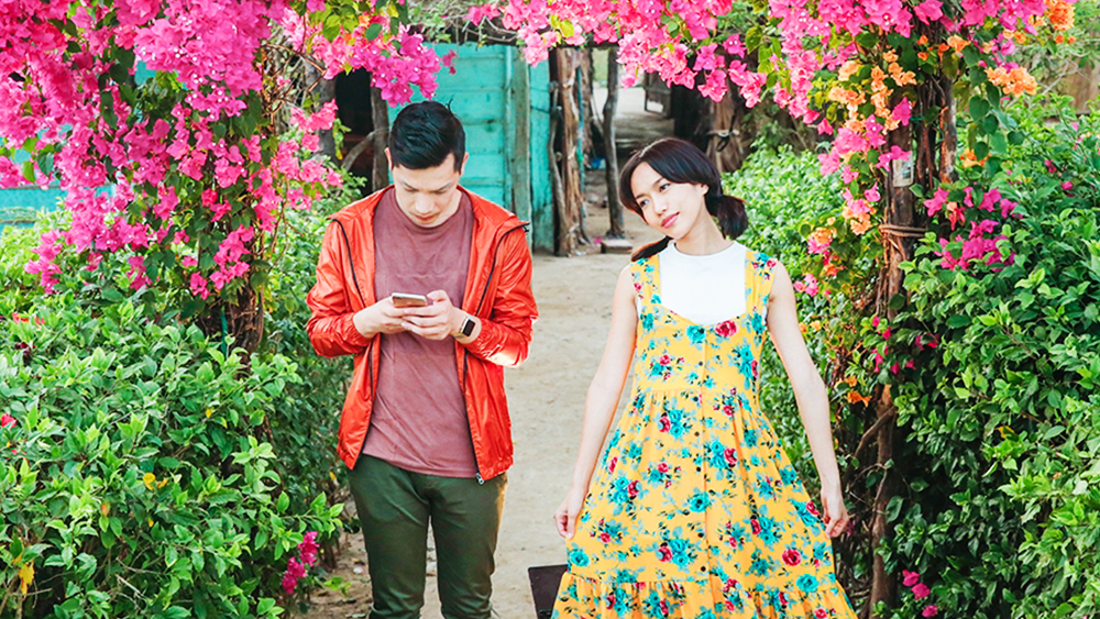 Hoàn cảnh trở nên trớ trêu khi Mai bị gia đình ép cưới