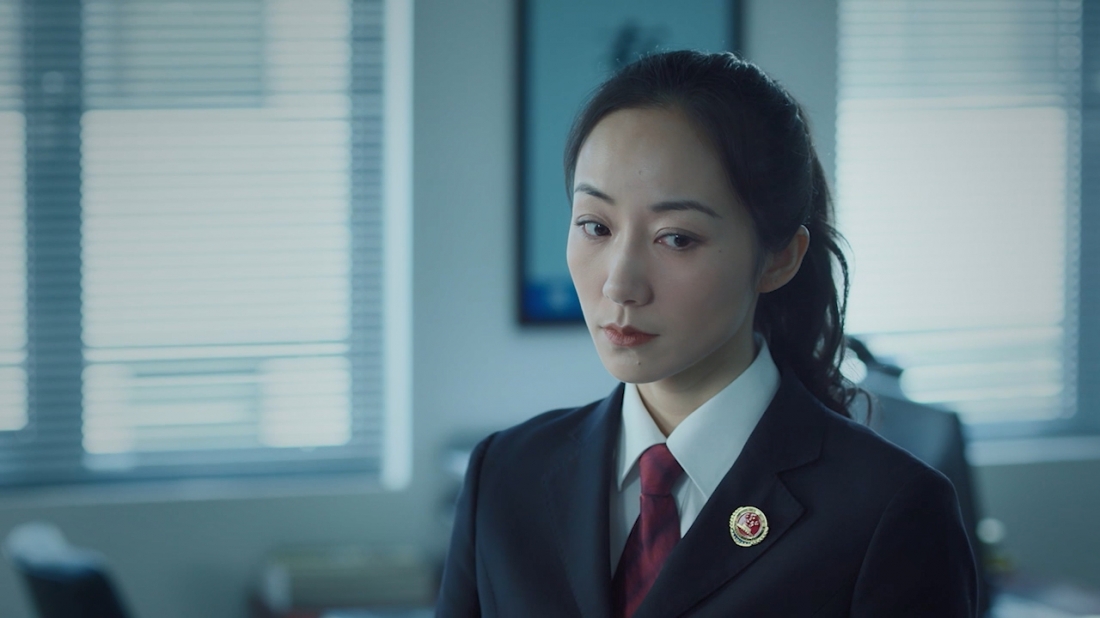 Chủ nhiệm phòng cảnh sát La Hân là một cô gái xinh đẹp tài giỏi, mới được bổ nhiệm để phụ trách vụ án giết người khó nhằn.