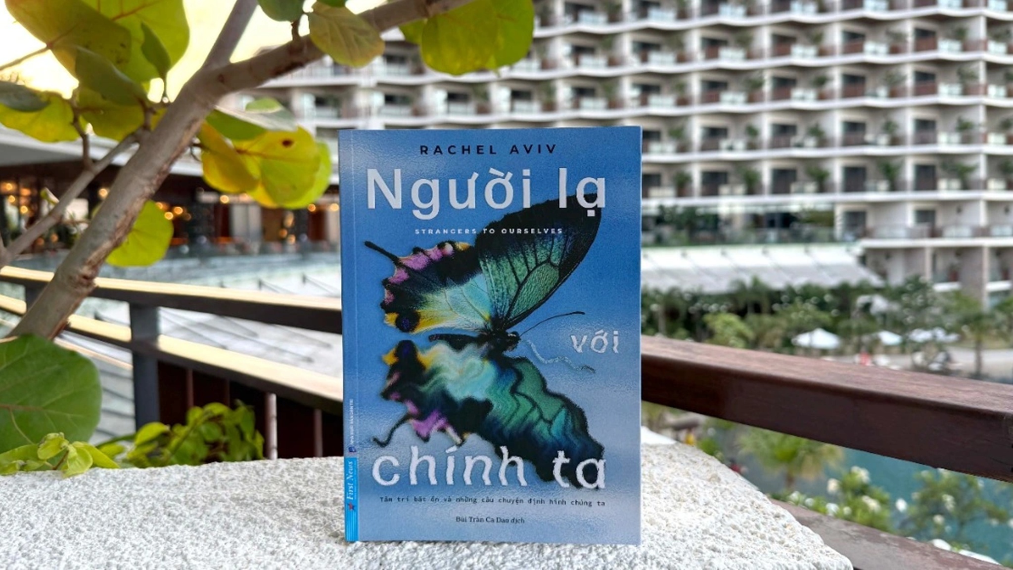 Tóm Tắt Sách - Người Lạ Với Chính Ta