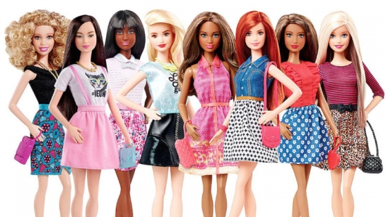 Gia Đình Búp Bê Barbie