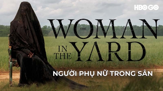 Người Phụ Nữ Trong Sân