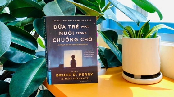 Tóm Tắt Sách - Đứa Trẻ Được Nuôi Trong Chuồng Chó