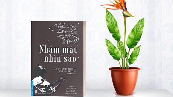 Giới Thiệu Sách - Nhắm Mắt Nhìn Sao